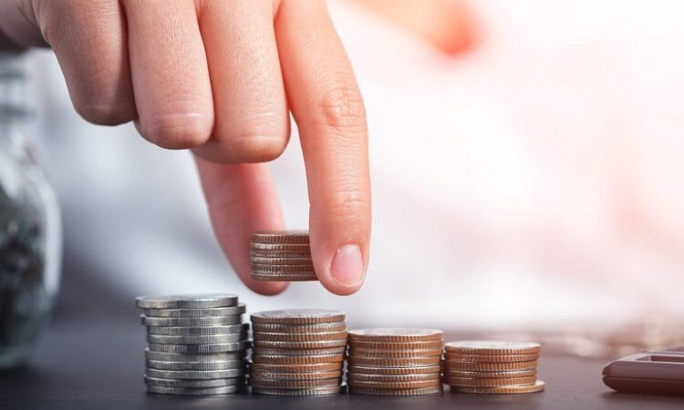 Motivational Role Models: Learning Wealth Habits from the Successful